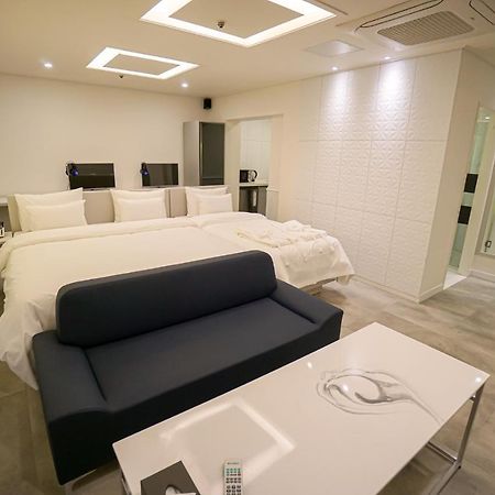 Ekklim Classic Hotel Pyeongtaek Eksteriør bilde